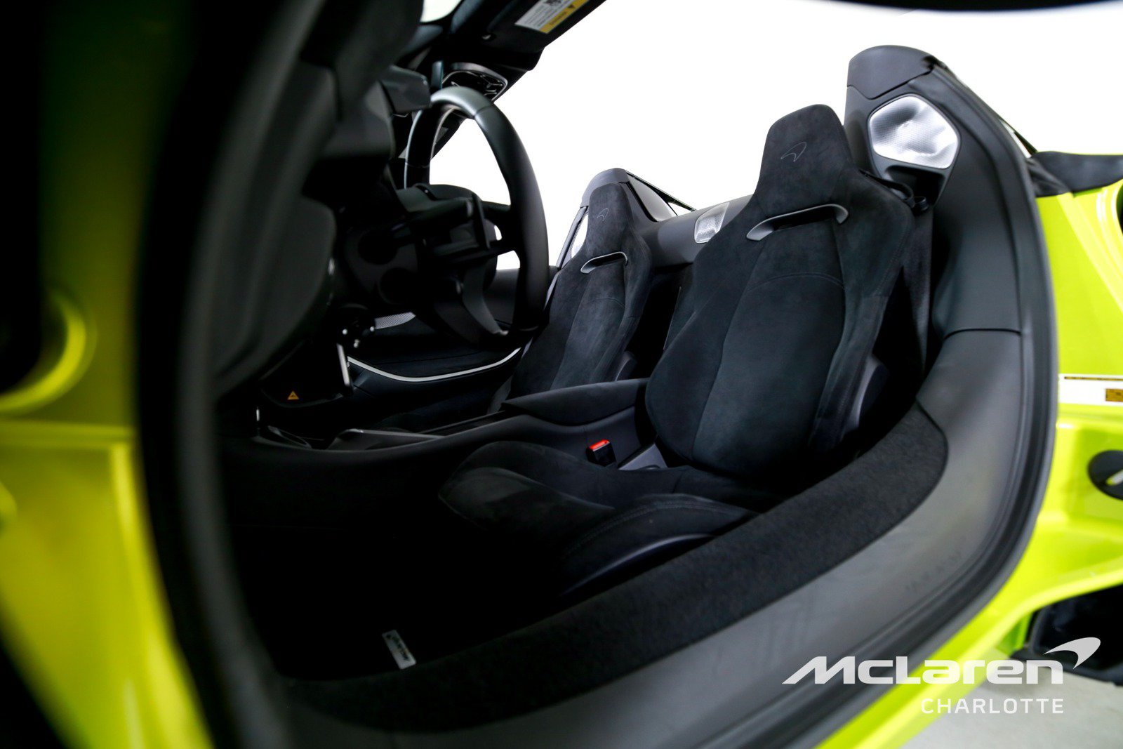 Used 2025 McLaren Artura Spider RWD image 12
