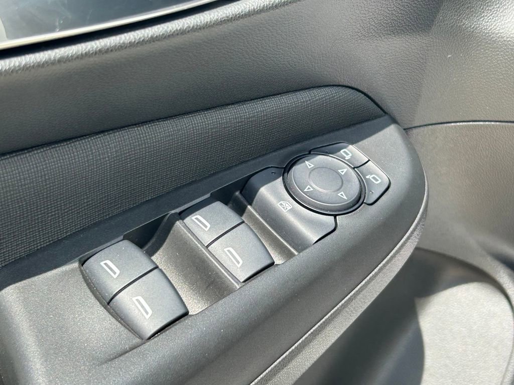 Used 2024 Buick Envista Preferred w/ Advanced Safety Package FWD image 21