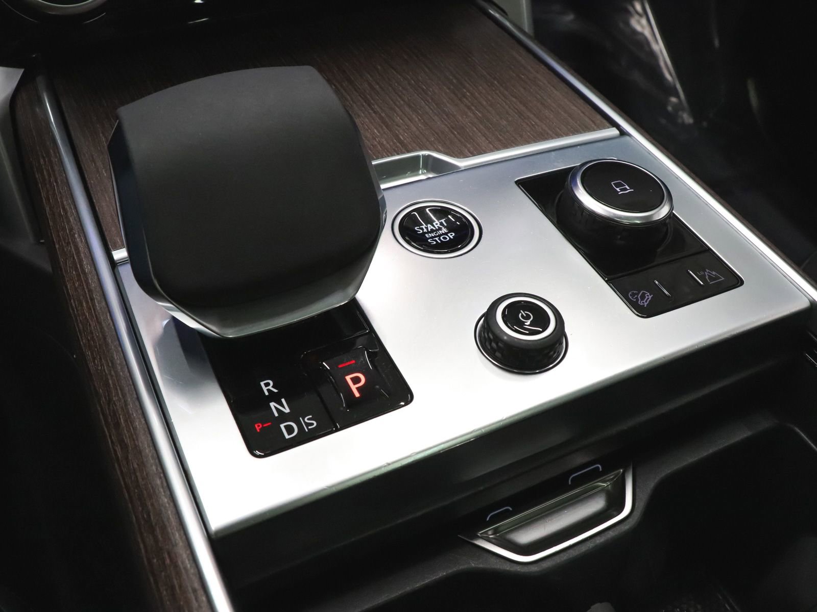 Used 2023 Land Rover Range Rover SE image 44