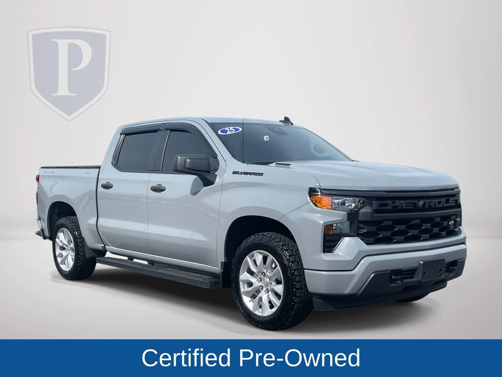 Used 2025 Chevrolet Silverado 1500 Custom image 2