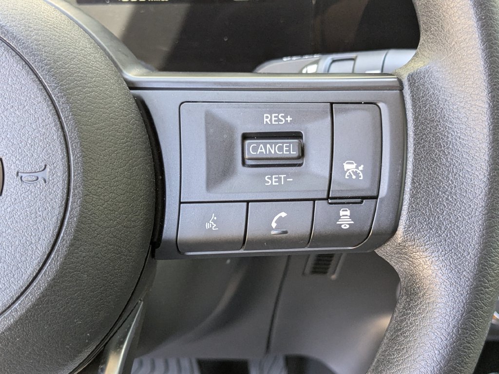 Used 2025 Nissan Kicks SV FWD image 17