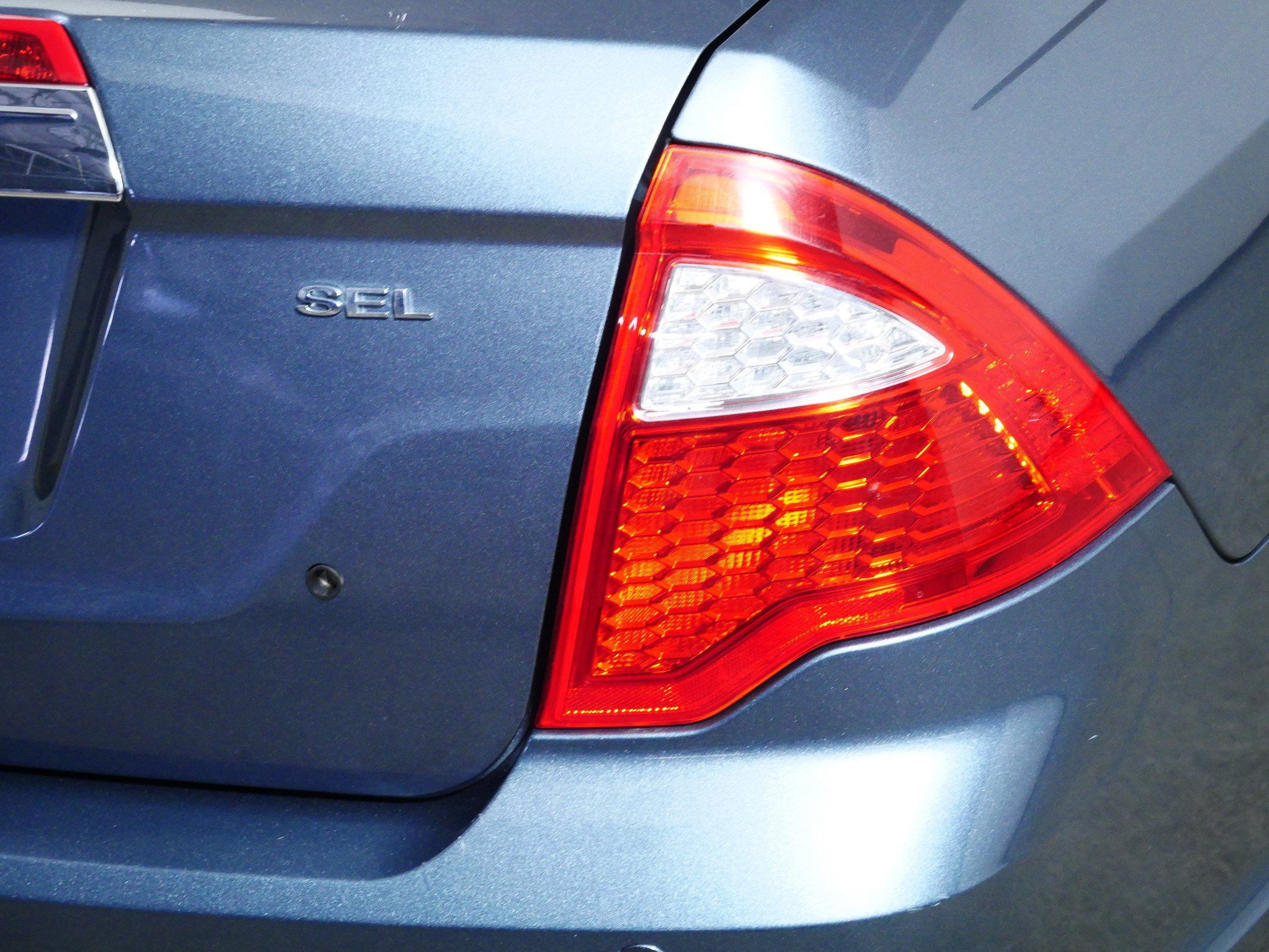 Used 2012 Ford Fusion SEL image 17