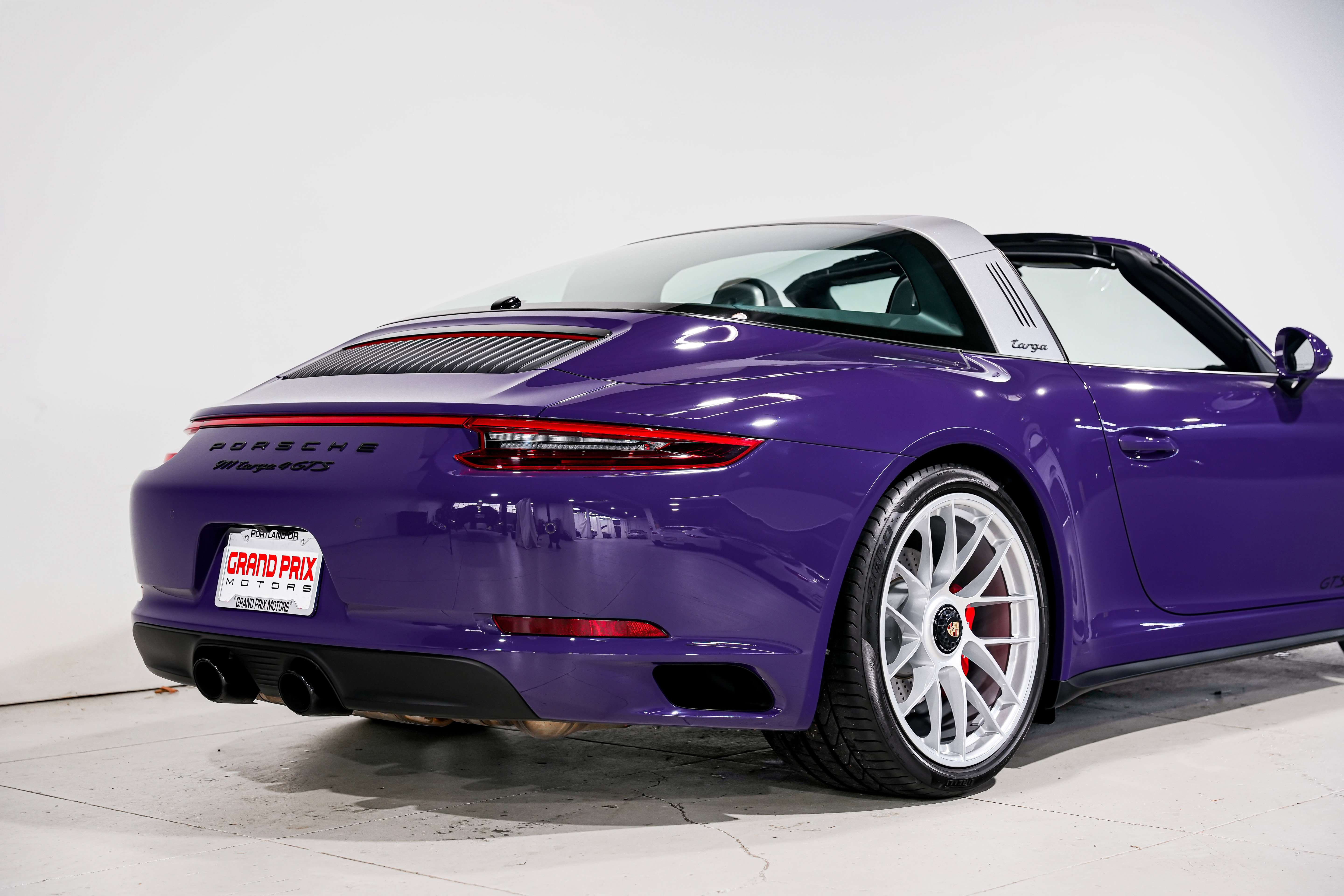 Used 2018 Porsche 911 Targa 4 GTS image 35