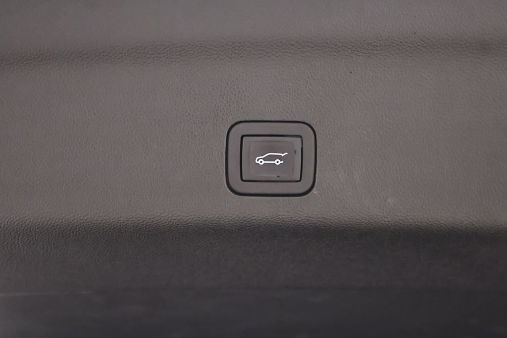 Used 2024 GMC Yukon AT4 w/ Technology Package image 48