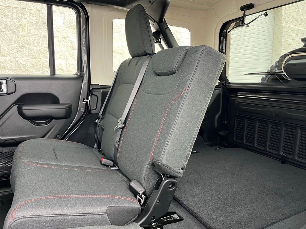 New 2026 Jeep Wrangler Unlimited Rubicon w/ Xtreme 35 Tire Package image 27