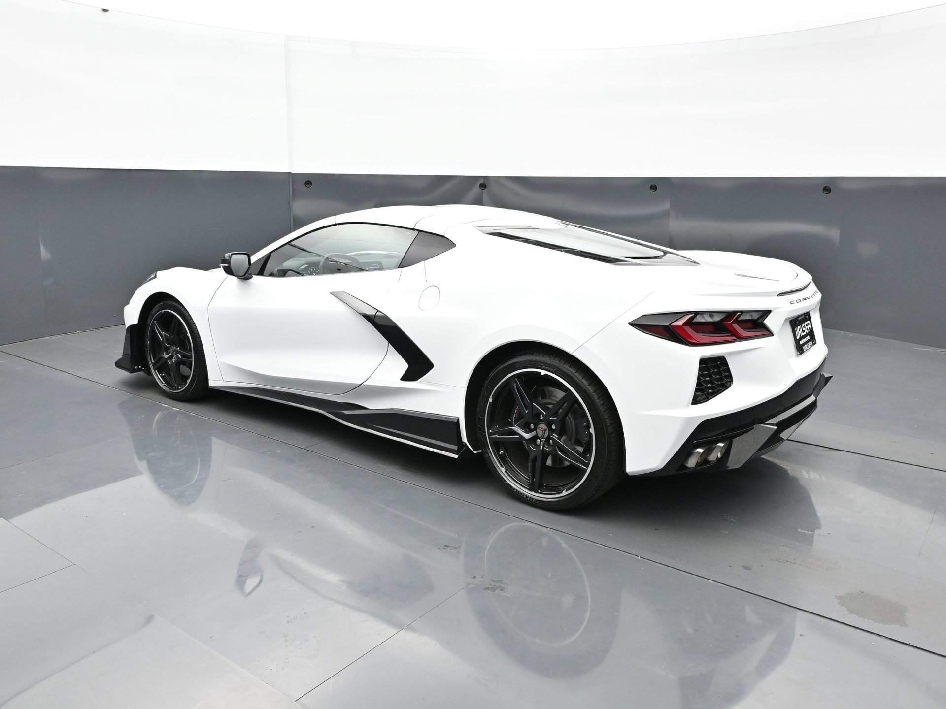 Used 2022 Chevrolet Corvette Stingray Coupe w/ Z51 Performance Package RWD image 4