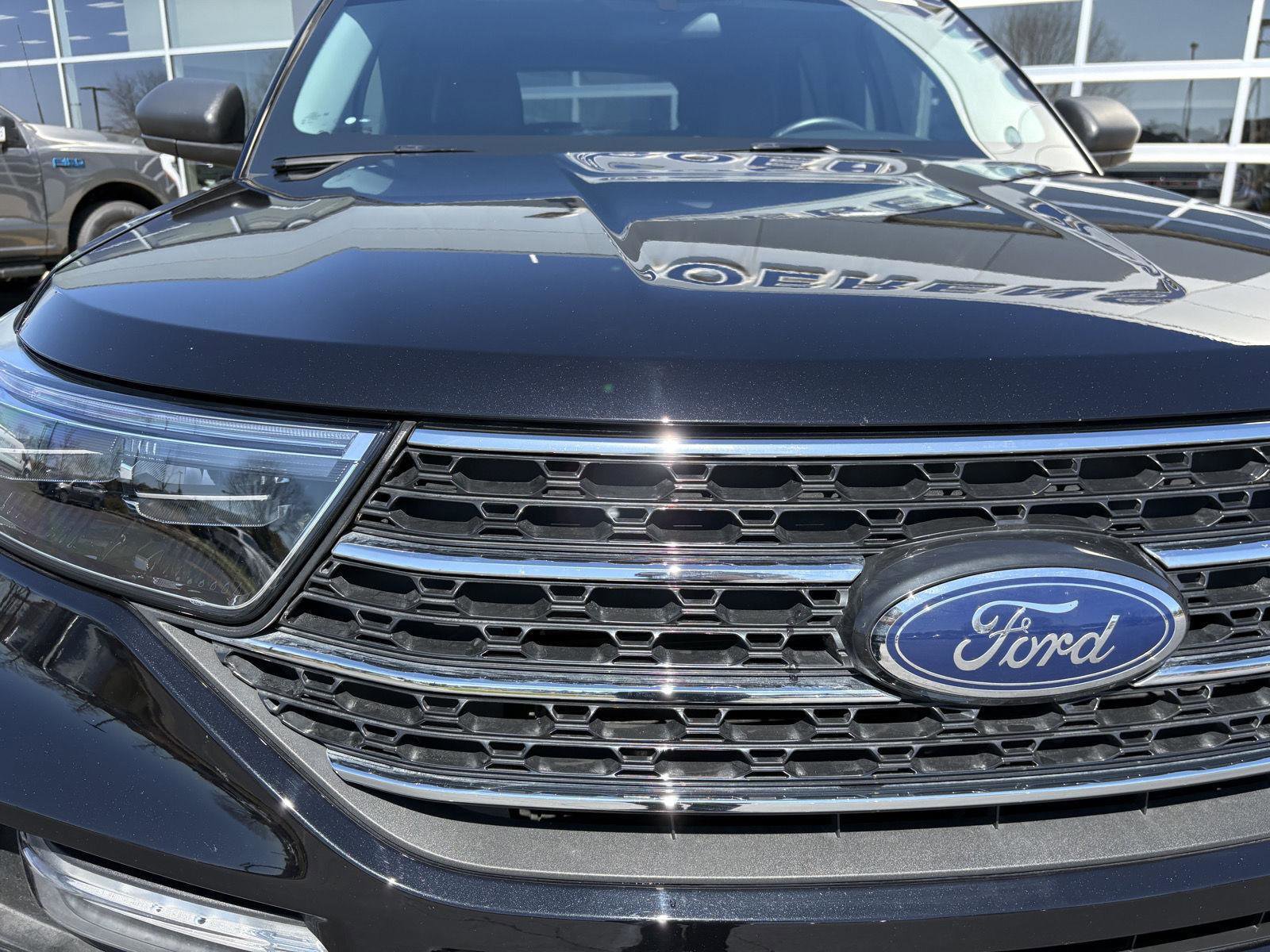 Used 2022 Ford Explorer XLT w/ Equipment Group 202A AWD/4WD image 24