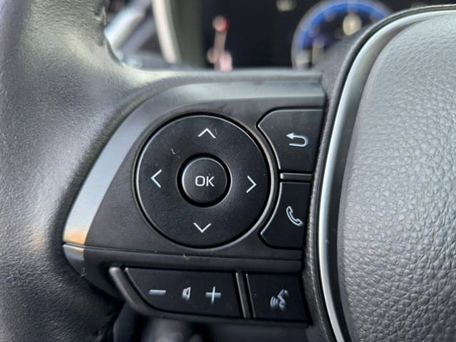 Used 2023 Toyota Corolla Cross XLE image 30