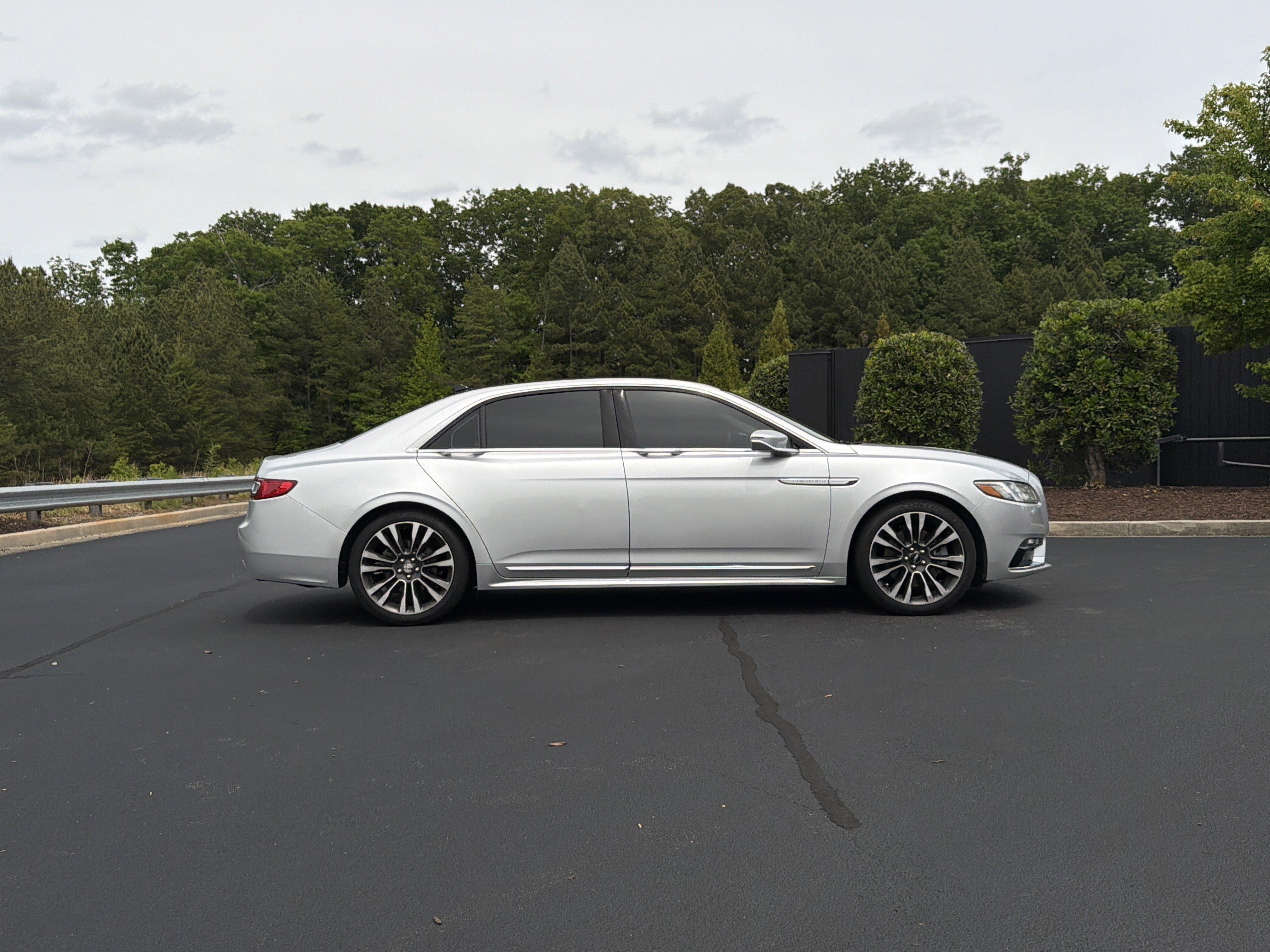 Used 2019 Lincoln Continental Select FWD image 5