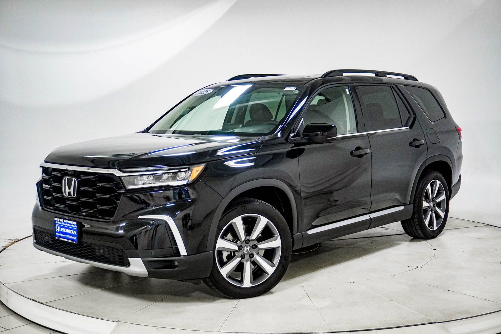 Certified 2025 Honda Pilot Elite image 1