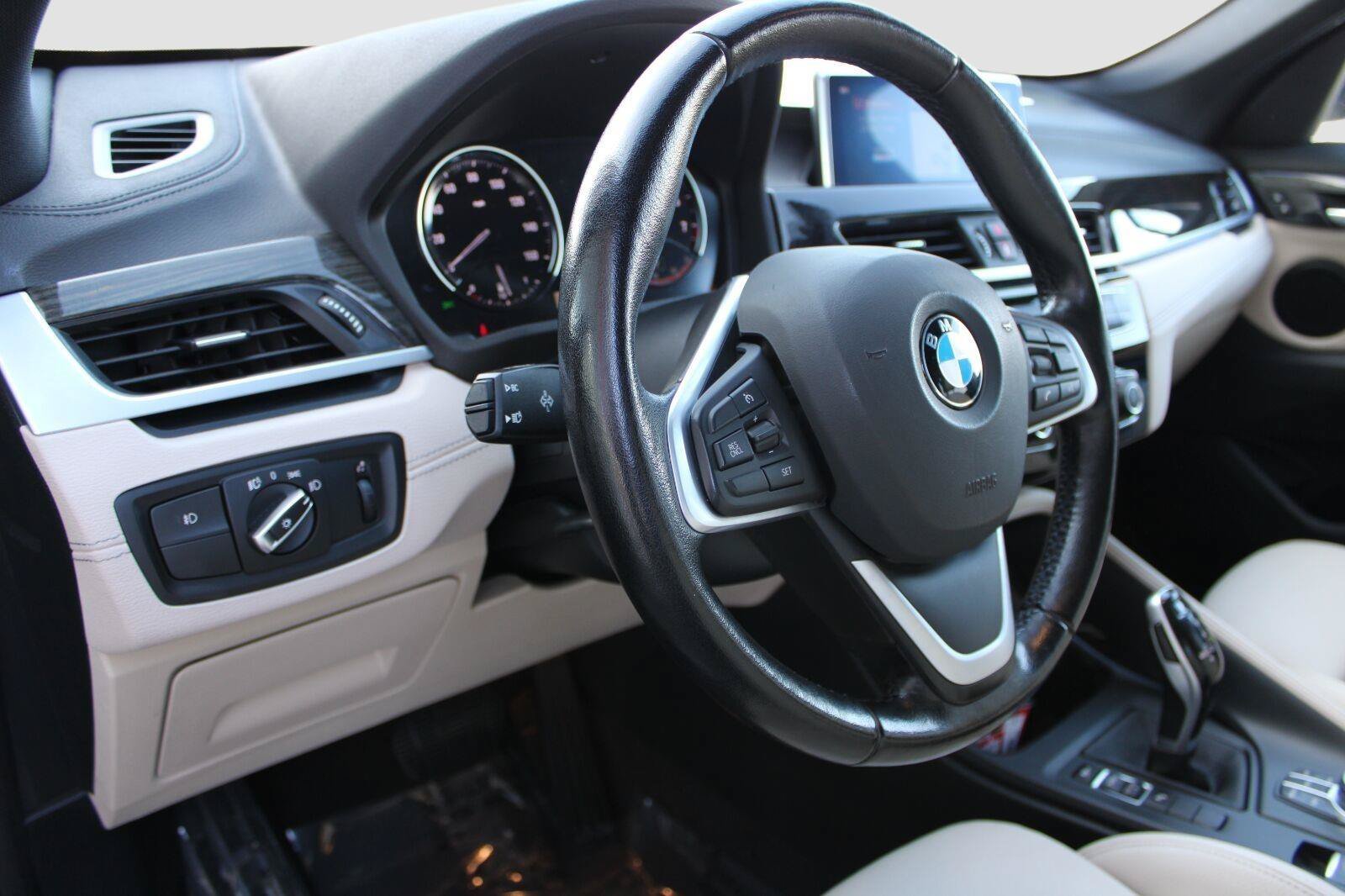 Used 2020 BMW X1 sDrive28i w/ Convenience Package FWD image 17