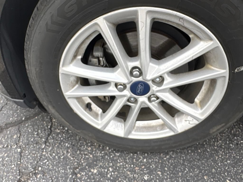 Used 2015 Ford Focus SE FWD image 25