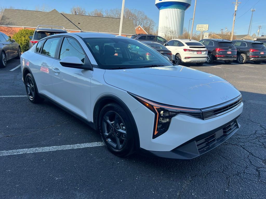 Used 2025 Kia K4 LXS image 4