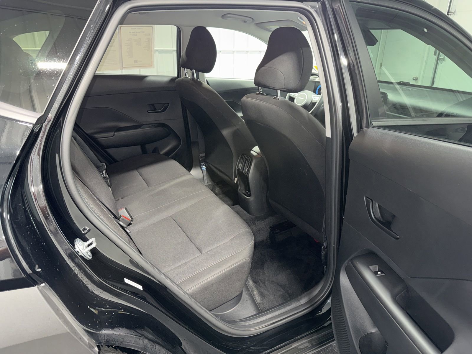 Used 2025 Hyundai Kona SEL image 12