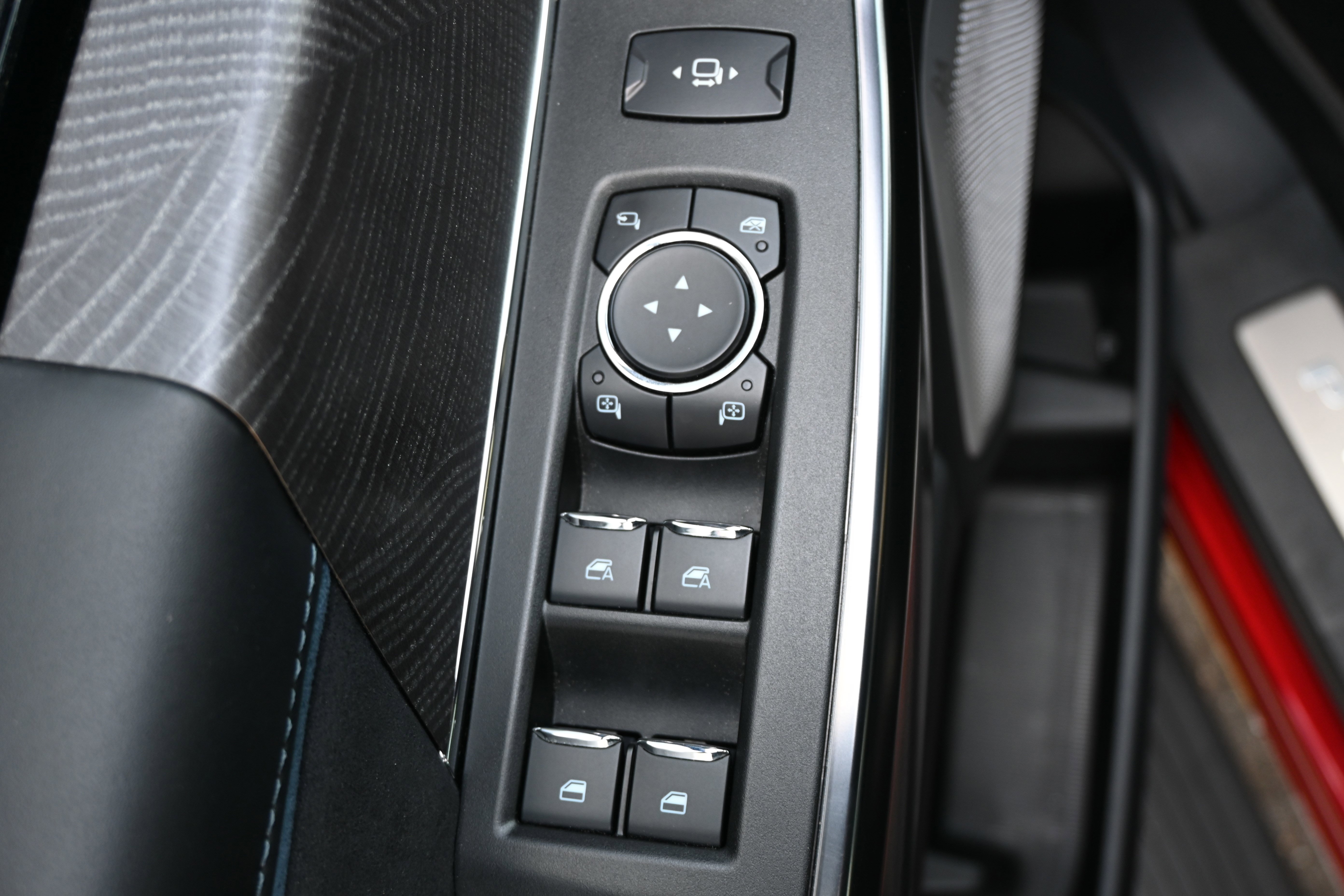 Used 2025 Ford F450 Platinum w/ FX4 Off-Road Package image 15