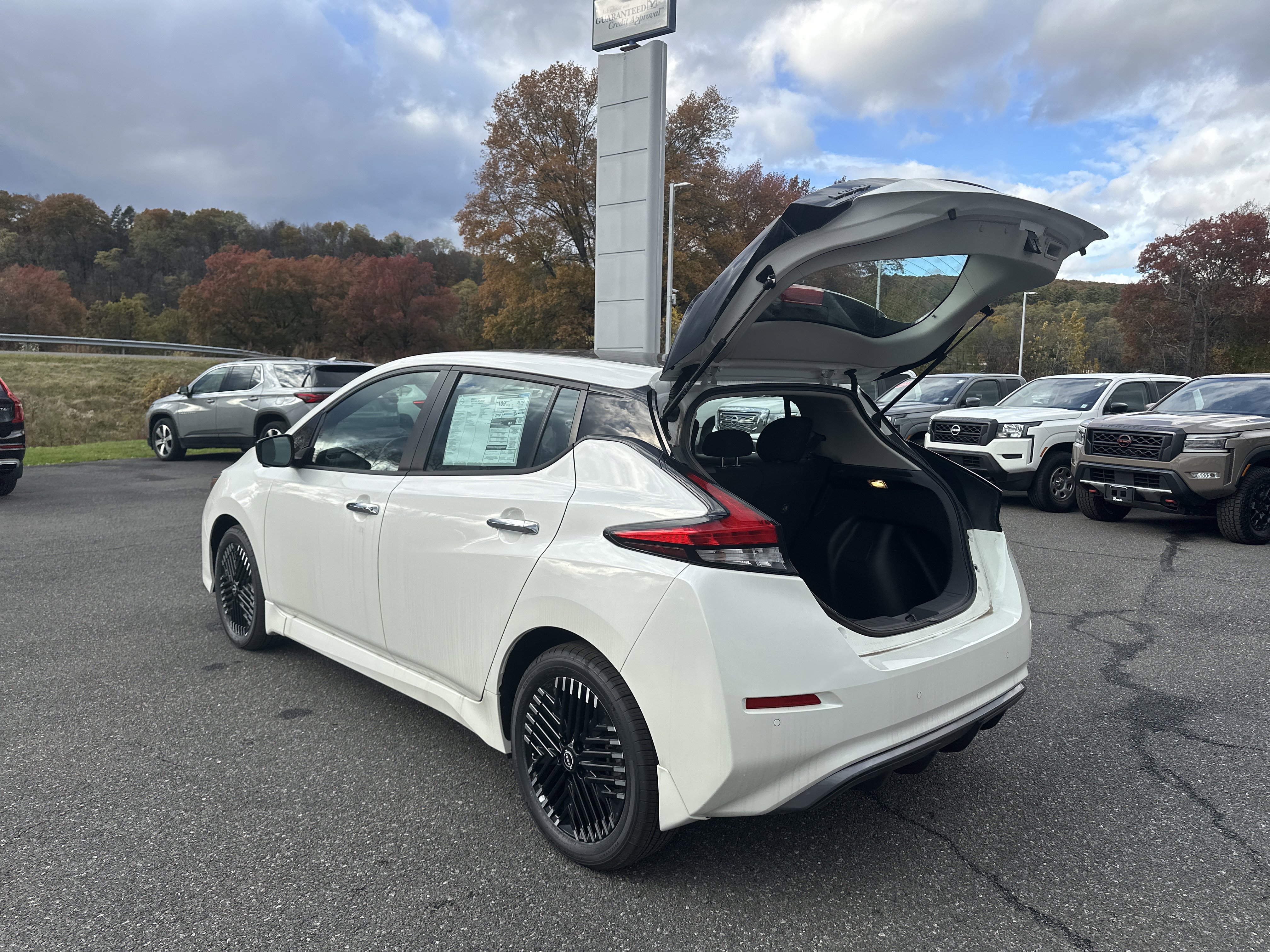 New 2025 Nissan Leaf SV Plus image 31