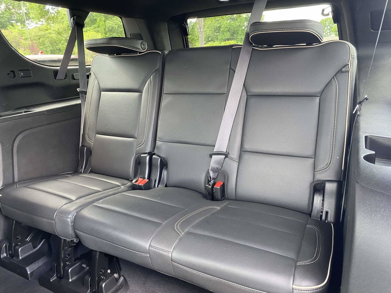 Used 2024 Chevrolet Suburban Premier RWD image 17