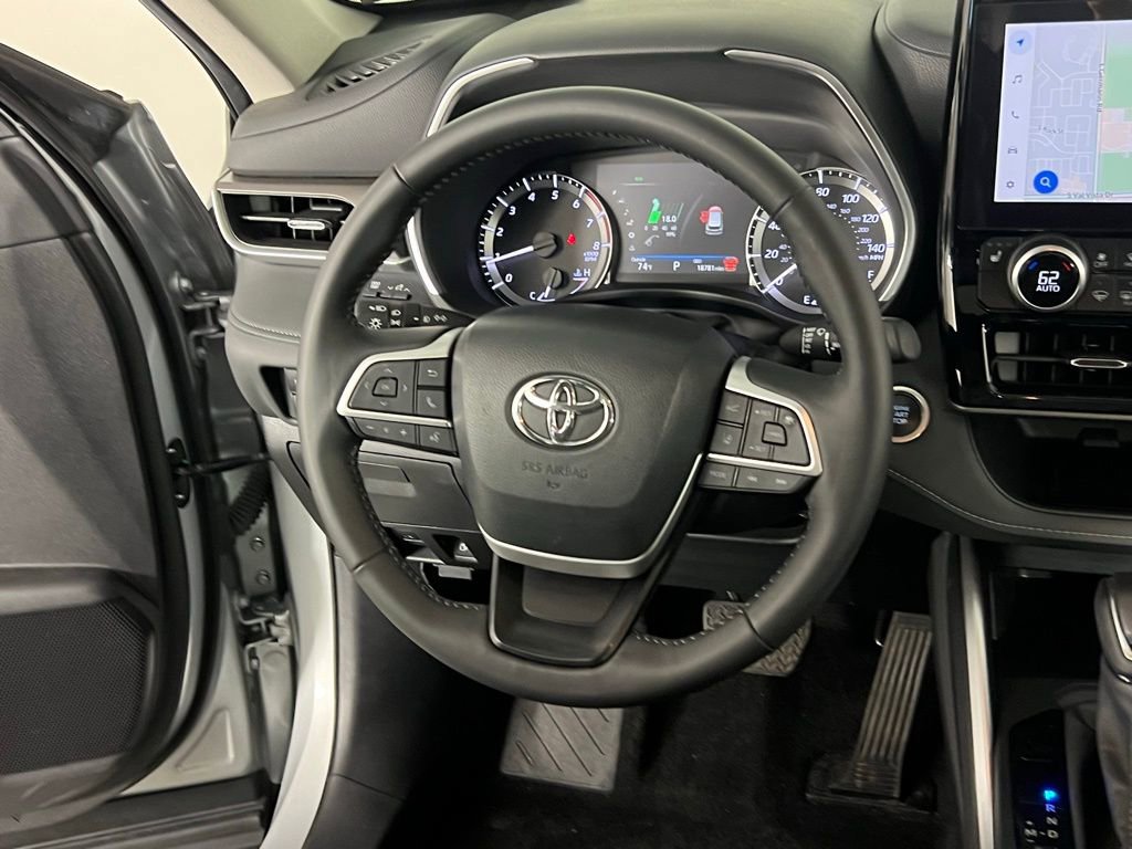 Used 2024 Toyota Highlander XLE image 15