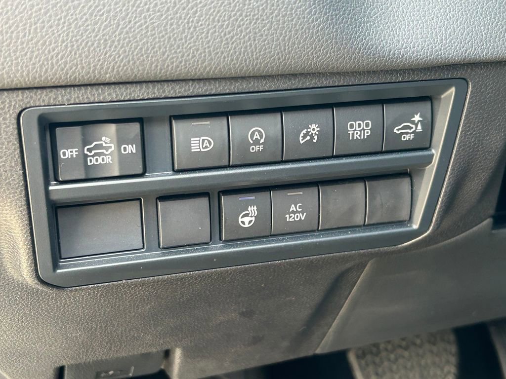 Used 2025 Toyota Tundra Limited image 28