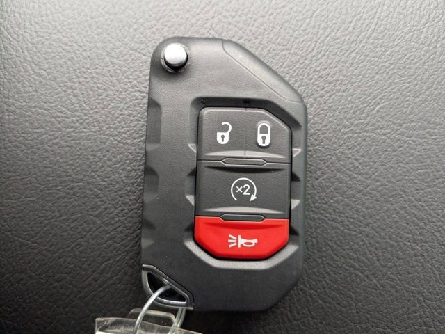 New 2026 Jeep Gladiator Rubicon w/ Safety Group AWD/4WD image 30