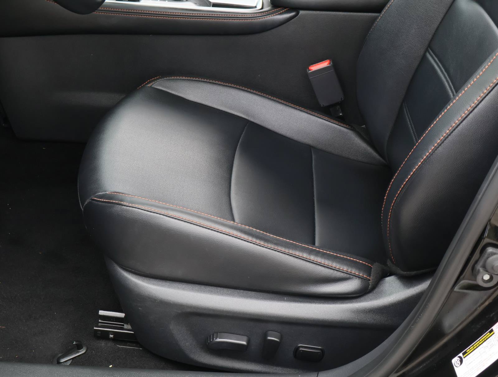 Used 2023 Nissan Sentra SR w/ SR Premium Package FWD image 12