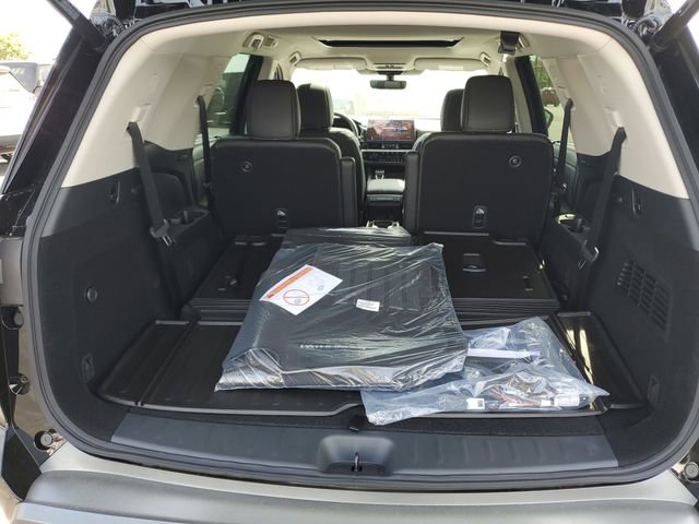 New 2026 Nissan Pathfinder Platinum image 11