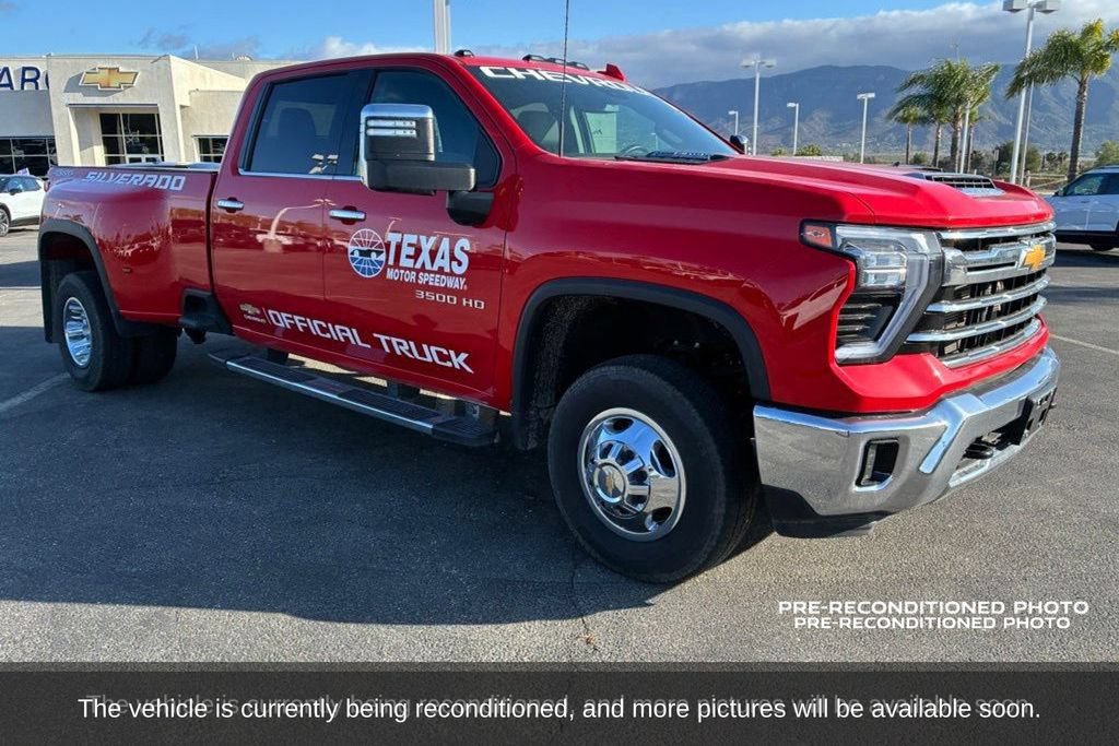 Used 2024 Chevrolet Silverado 3500 LTZ AWD/4WD image 3