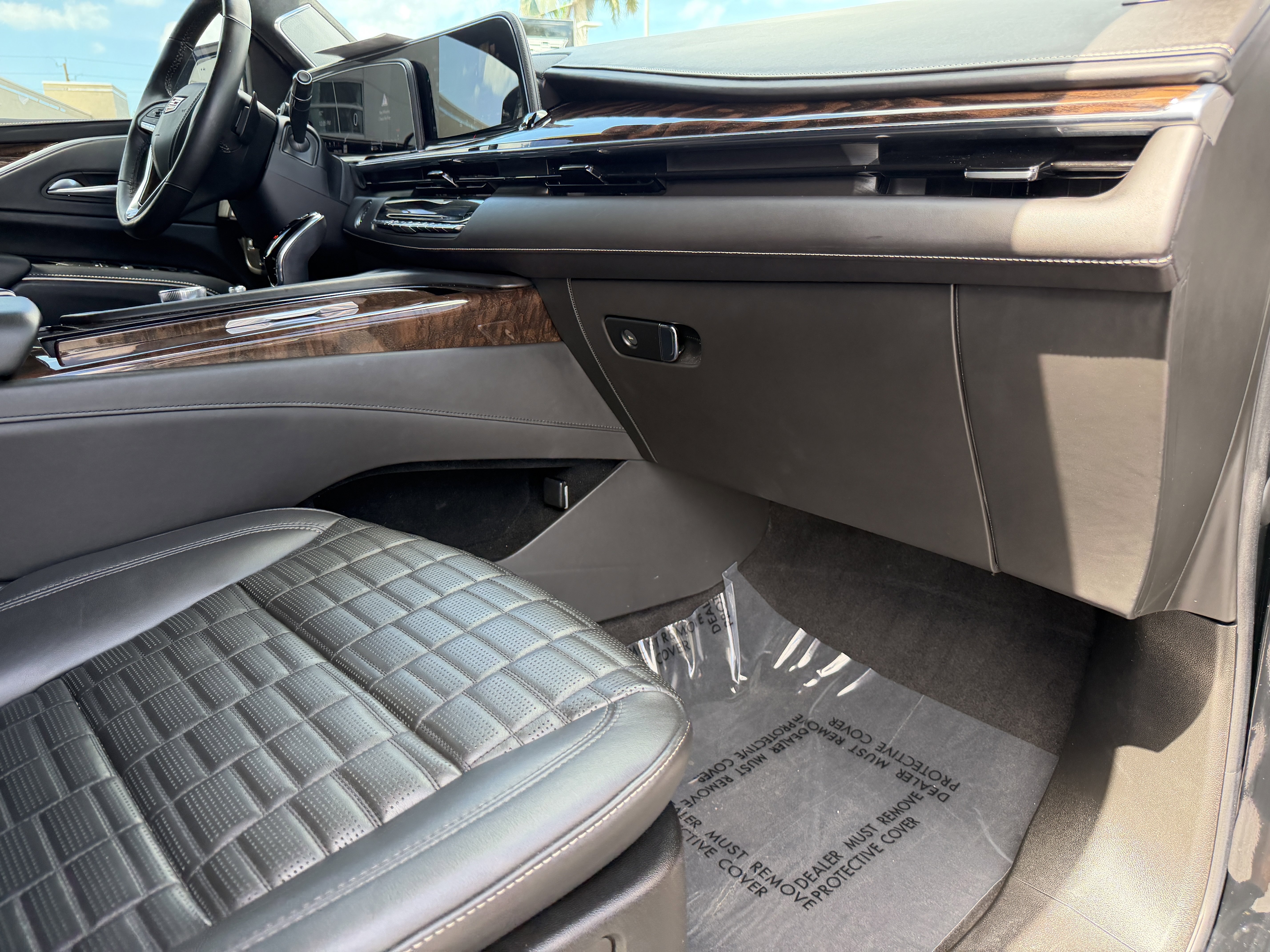 Certified 2023 Cadillac Escalade Premium Luxury Platinum w/ LPO, Radiant Package image 12