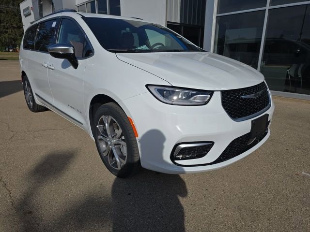 New 2026 Chrysler Pacifica Pinnacle w/ Trailer Tow Group image 1