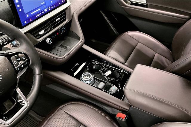 Used 2025 Ford Explorer Platinum image 15