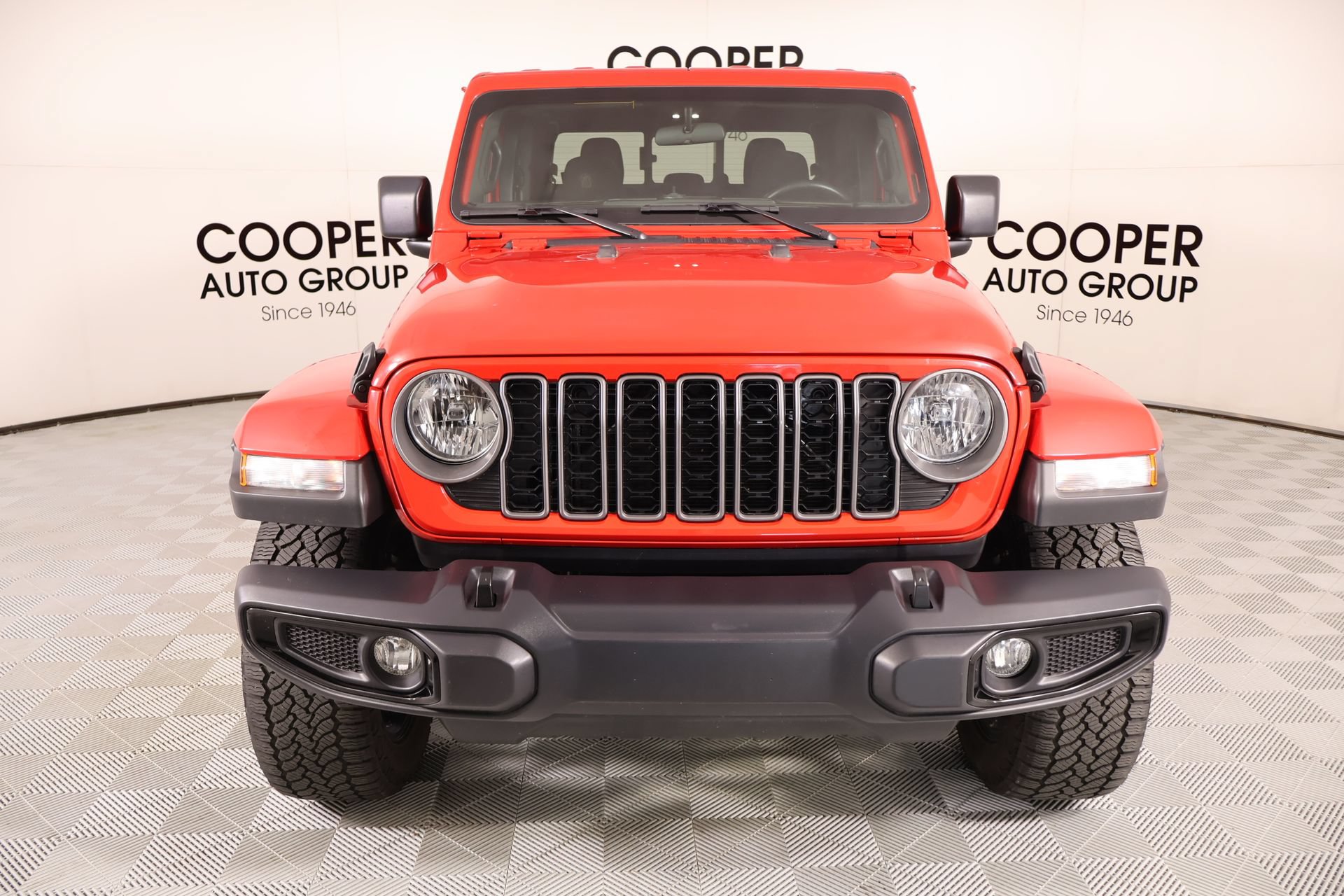 Used 2025 Jeep Gladiator Sport AWD/4WD image 7