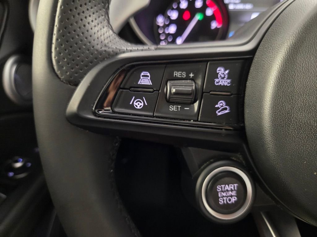 Used 2022 Alfa Romeo Stelvio Veloce AWD/4WD image 19