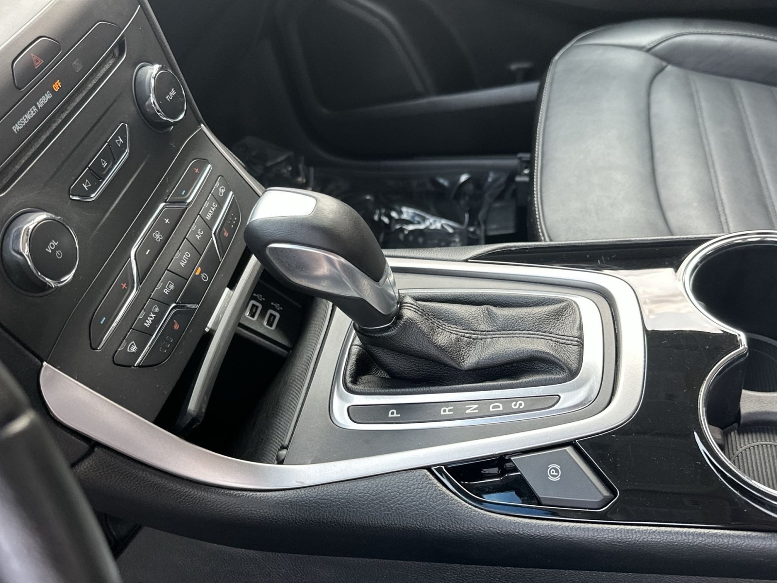 Used 2017 Ford Edge SEL w/ Equipment Group 201A AWD/4WD image 30