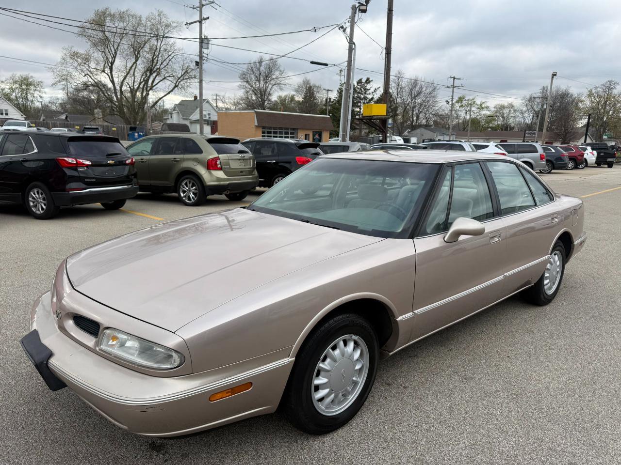 Used 1999 Oldsmobile 88 image 4