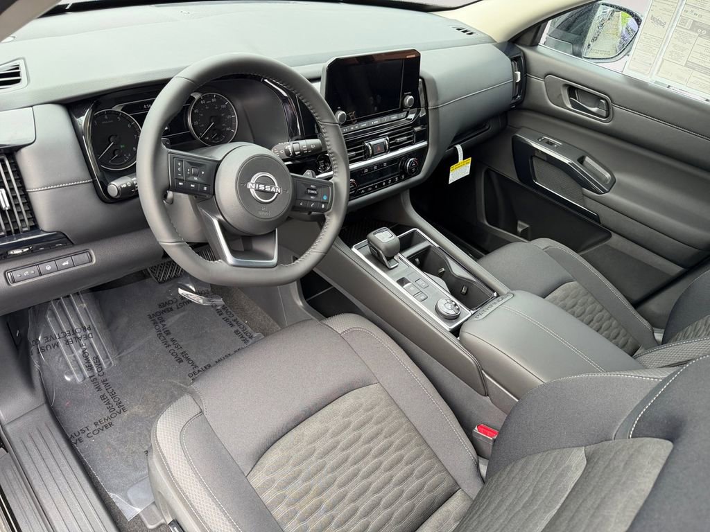 New 2025 Nissan Pathfinder SV image 16