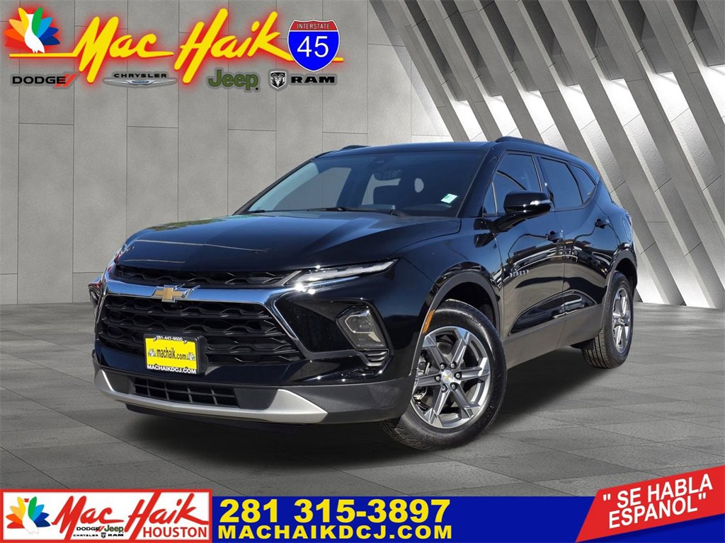 Used 2025 Chevrolet Blazer LT w/ Sound & Technology Package image 1