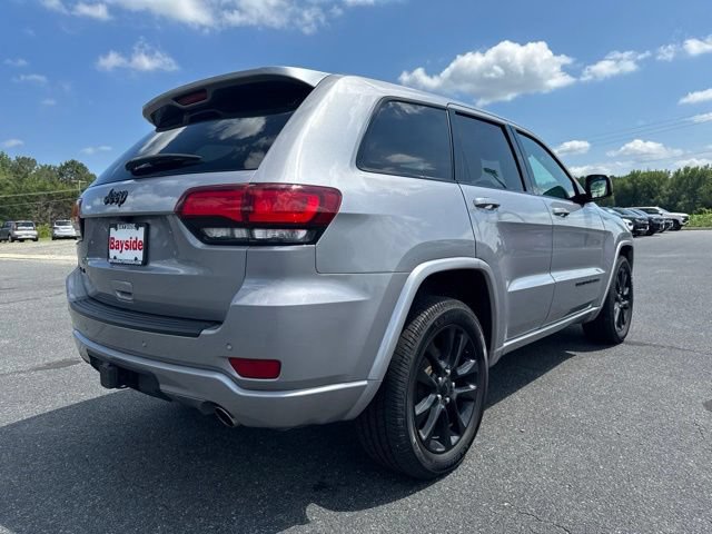 Used 2020 Jeep Grand Cherokee Altitude AWD/4WD image 12