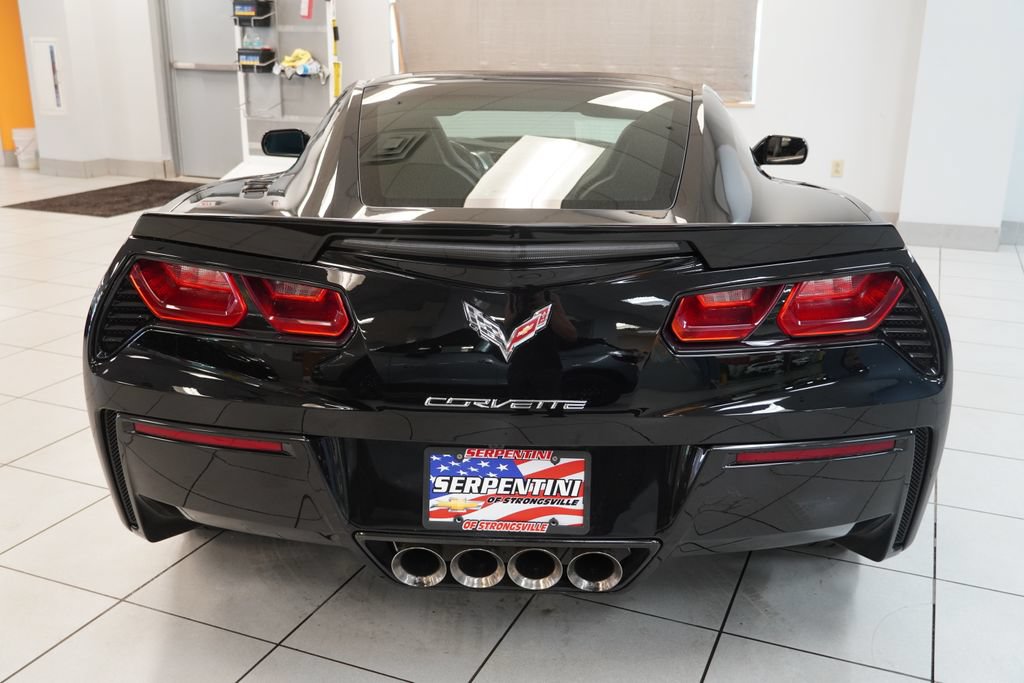 Used 2017 Chevrolet Corvette Stingray Coupe RWD image 8