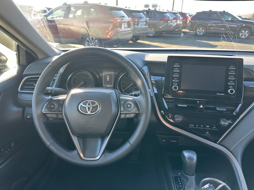 Used 2024 Toyota Camry SE image 15