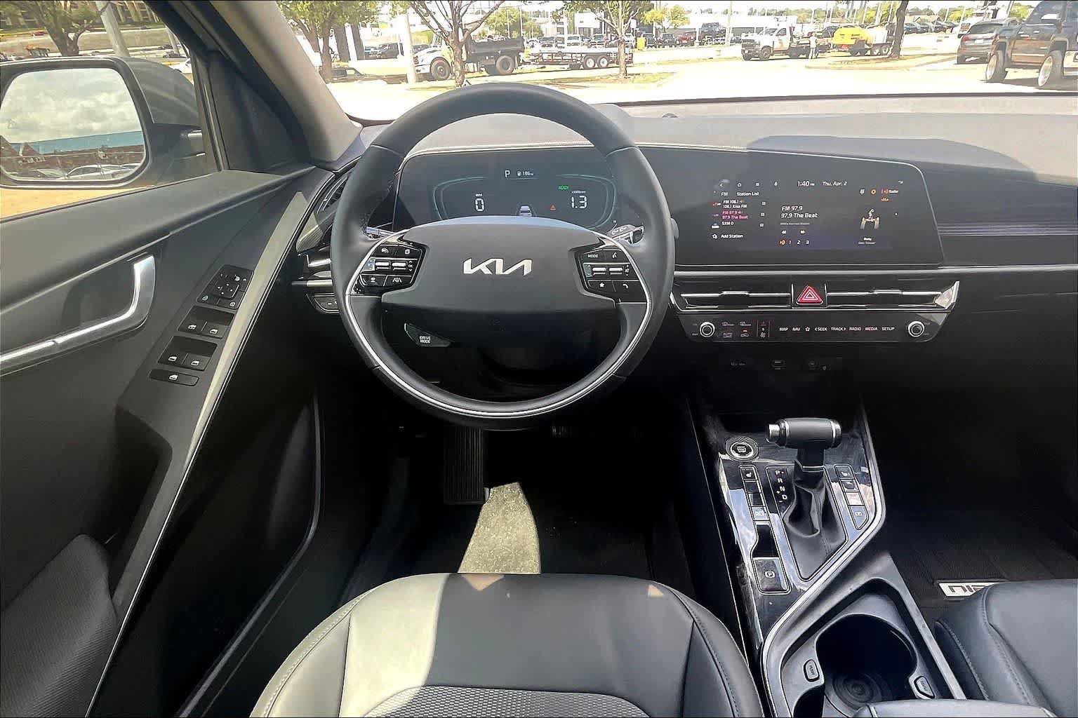 Used 2024 Kia Niro EX image 14