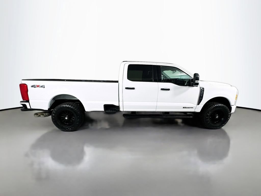 Used 2023 Ford F350 XLT AWD/4WD image 9