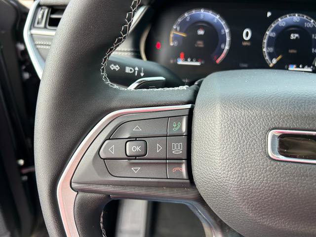 New 2025 Jeep Grand Cherokee 4WD image 16