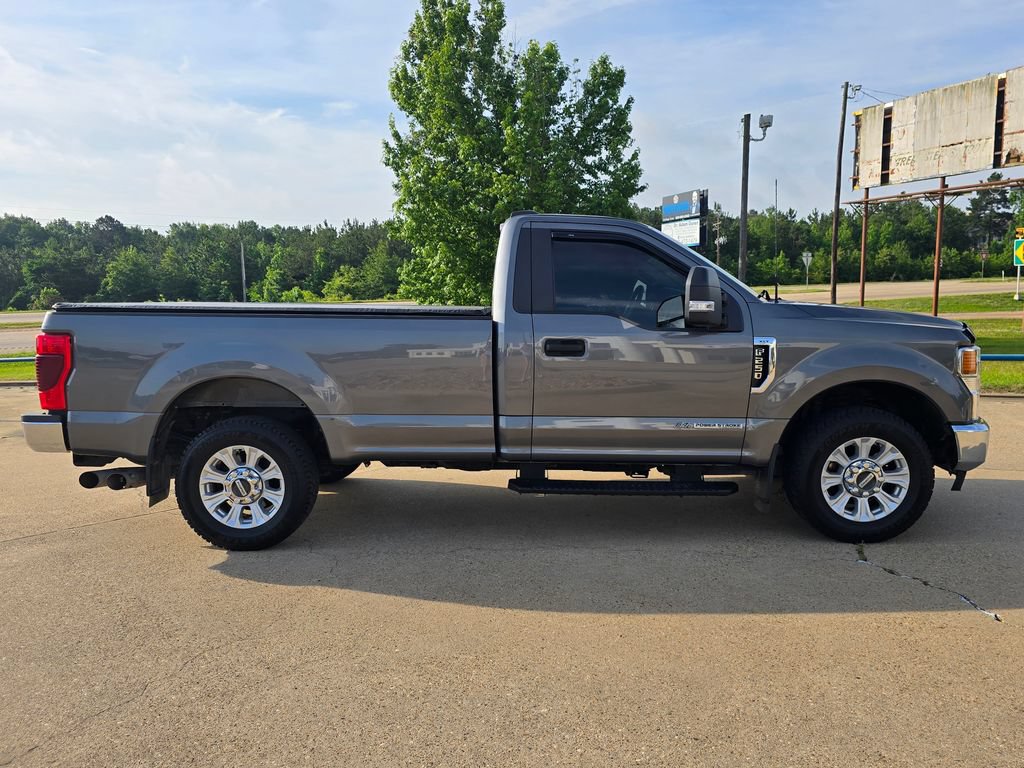 Used 2022 Ford F250 XLT w/ Camper Package RWD image 4