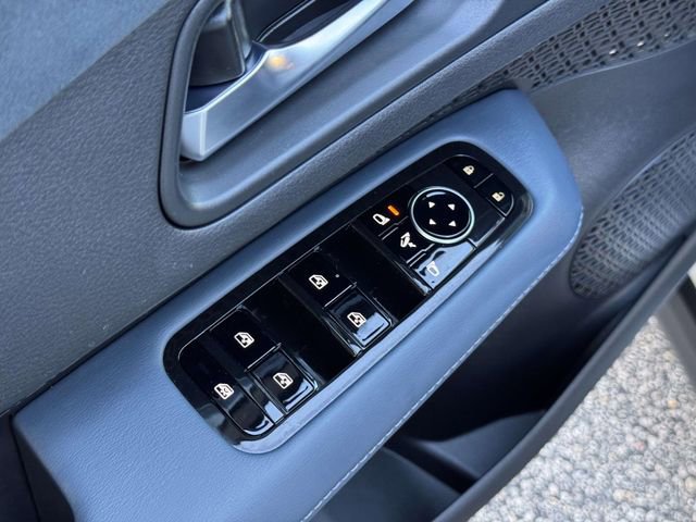 Used 2023 Nissan Ariya image 23