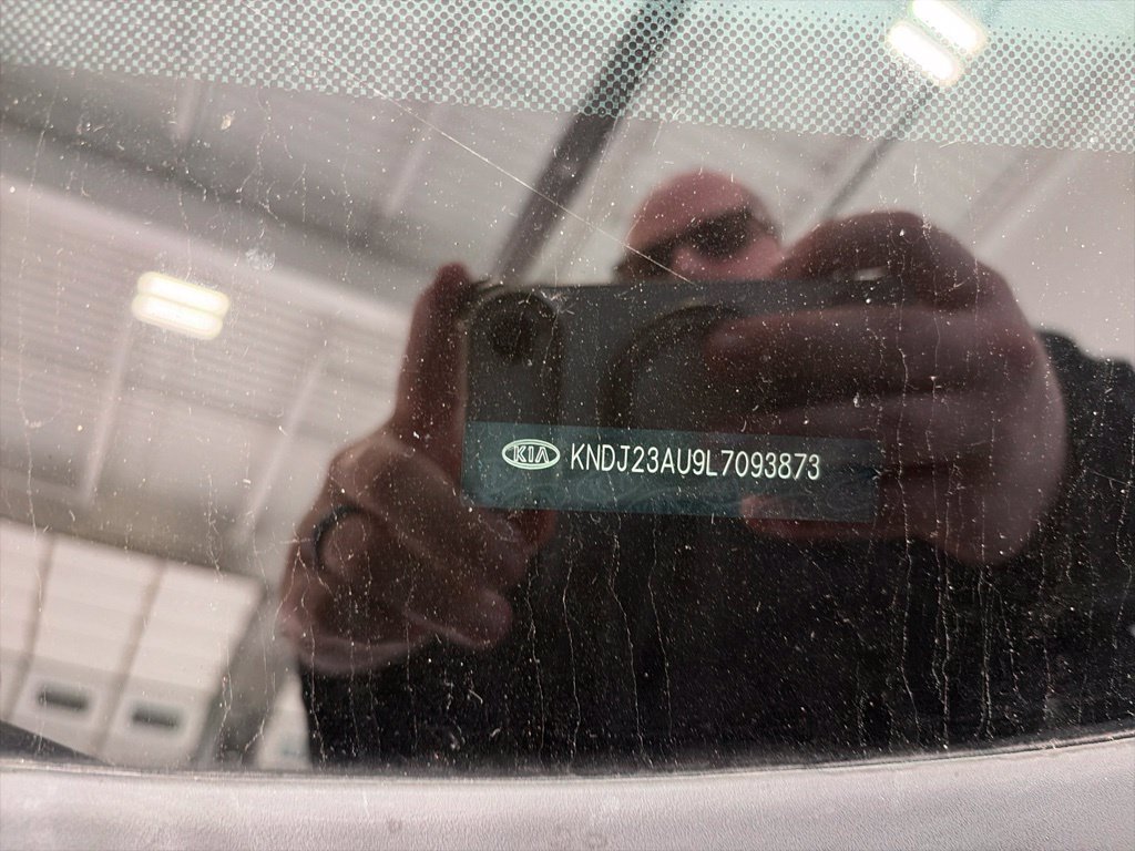 Used 2020 Kia Soul LX FWD image 8