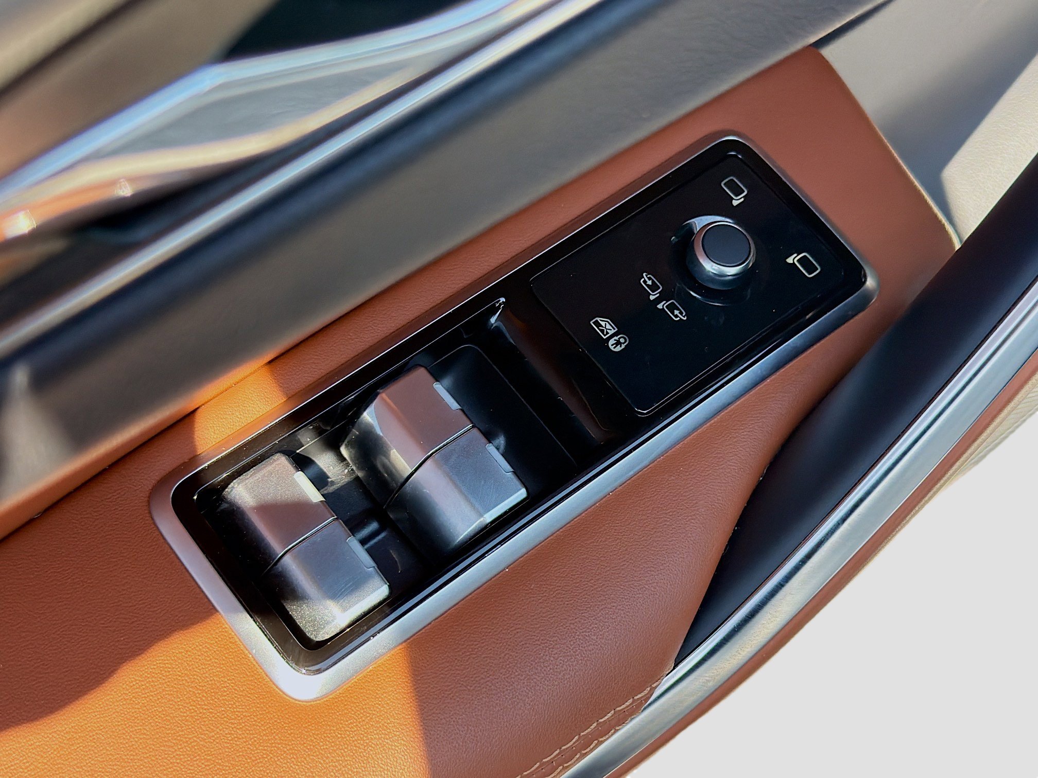 Used 2024 Jaguar F-PACE R-Dynamic S image 23