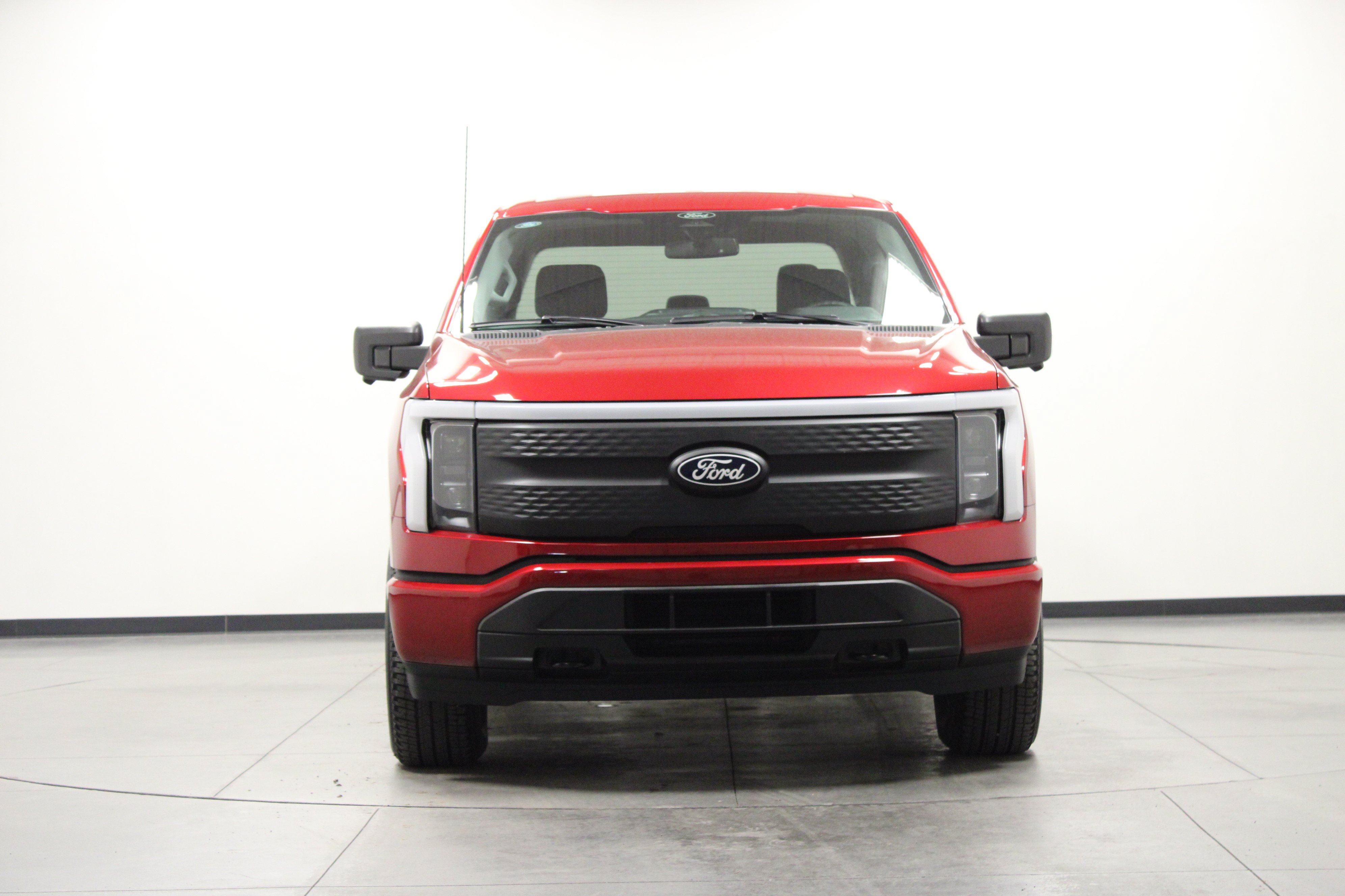 Used 2025 Ford F150 Lightning XLT AWD/4WD image 9