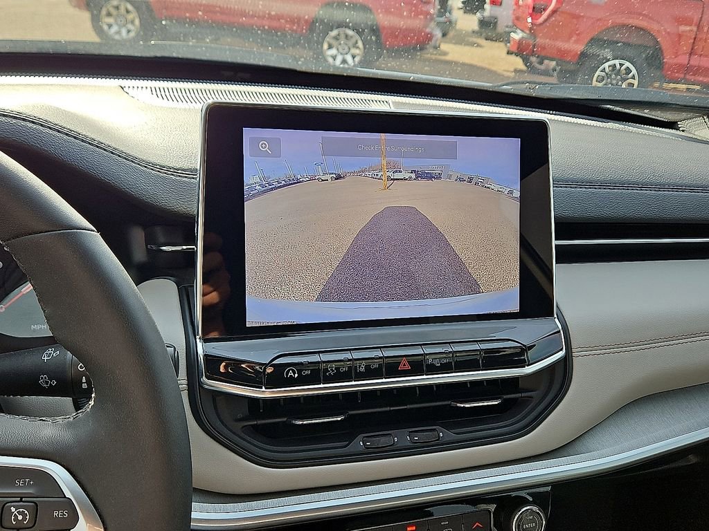 Used 2025 Jeep Compass Limited image 16