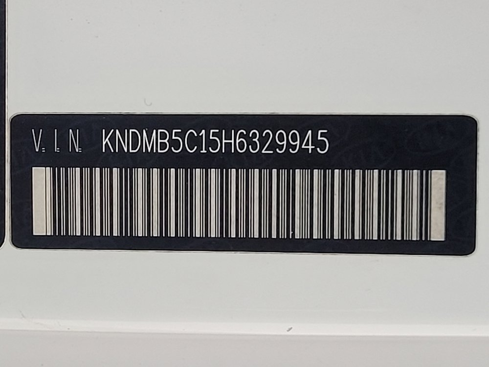 Used 2017 Kia Sedona LX w/ LX Essentials Premium Package FWD image 33