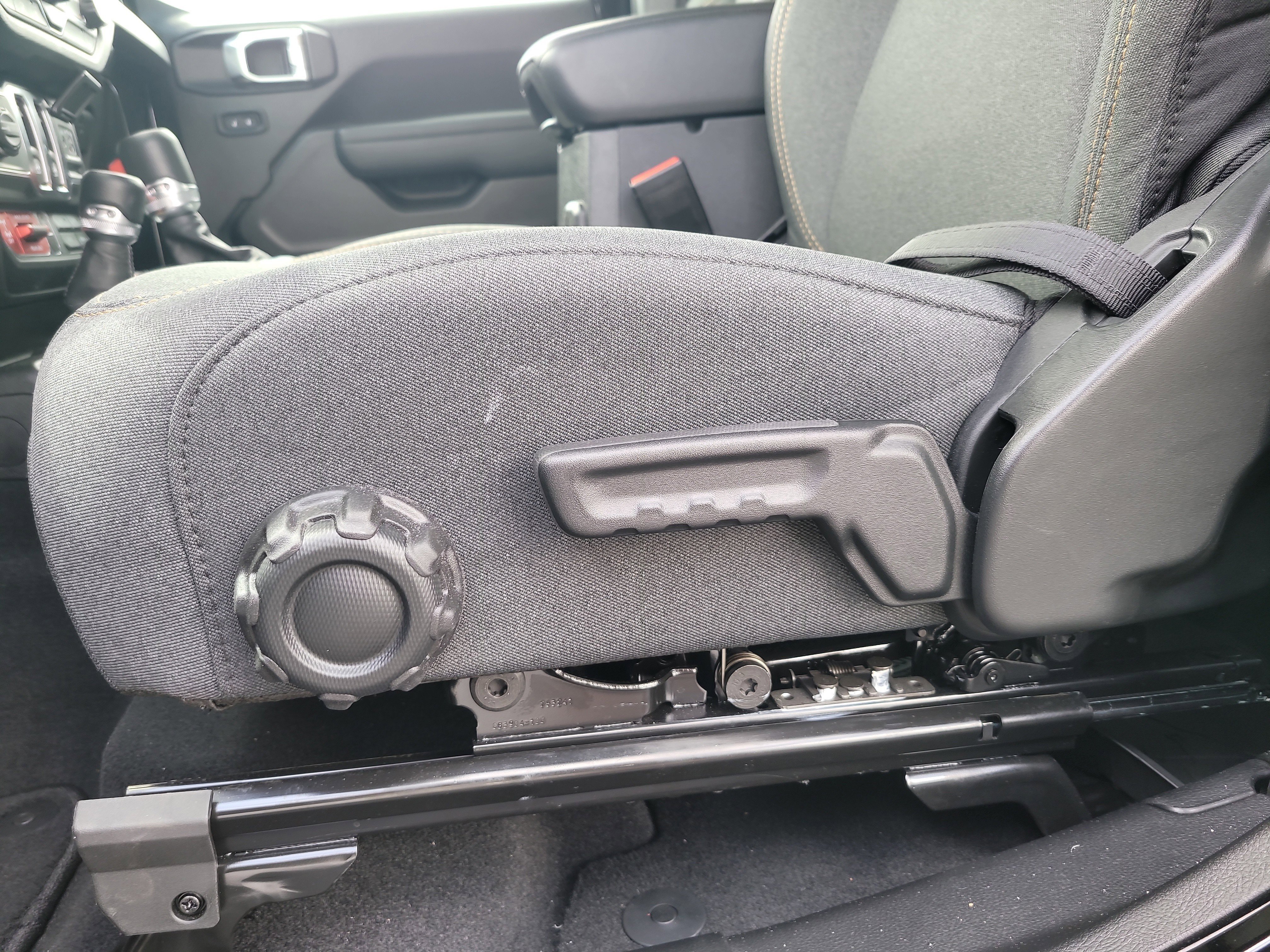 Used 2025 Jeep Wrangler Willys image 13